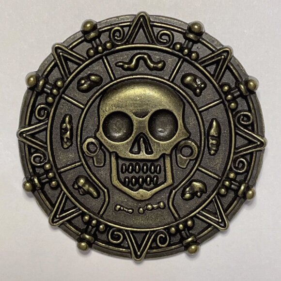 Disney Trading Pin Pirates of the Caribbean Skull Medallion Coin Black Pearl - Picture 1 of 5
